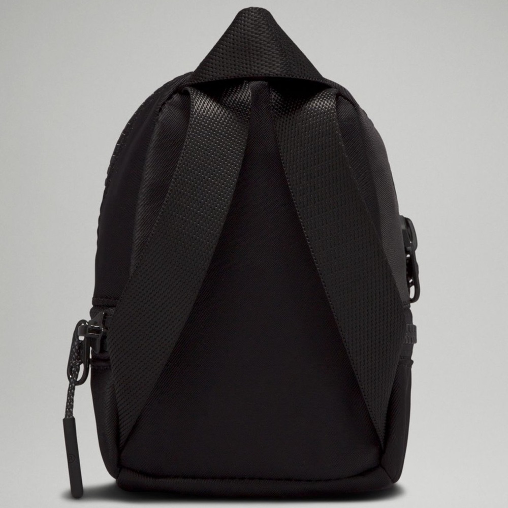 NWT Lululemon City Adventurer Backpack Nano Black Gold - Picture 2 of 5